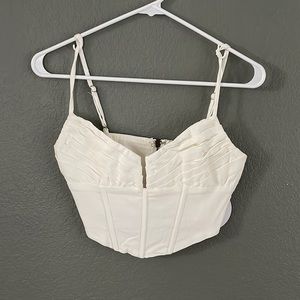 Brand new white top 🤍